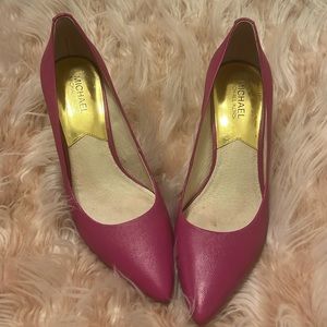 Michael Kors Fushia pumps size 9. 3 1/2 inch heel.